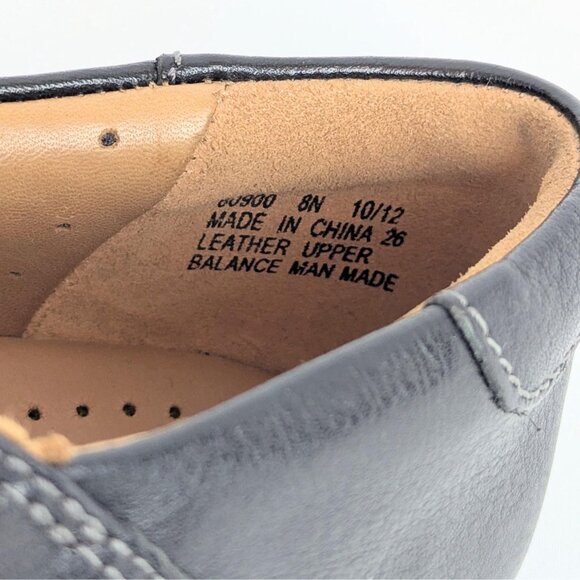 Black Clarks Un.loop Leather Slip On Loafers Womens 8N | Comfort Round Toe Shoes - Picture 5 of 6